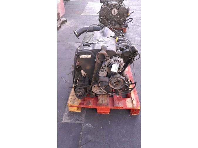 MOTOR CON ACCESORIOS Y CAJA DE CAMBIOS VOLKSWAGEN PASSAT 1999