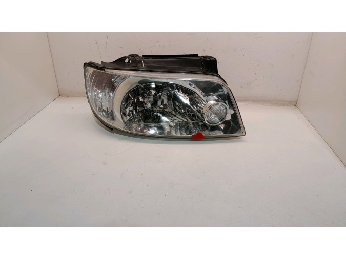 FARO DELANTERO DERECHO HYUNDAI MATRIX 2003