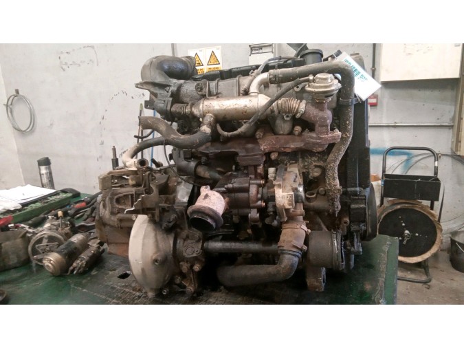 MOTOR CON ACCESORIOS Y CAJA DE CAMBIOS PEUGEOT 406 2001