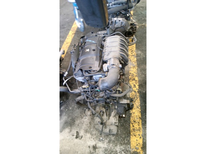 MOTOR CON ACCESORIOS SIN CAJA DE CAMBIOS PEUGEOT 206 2003