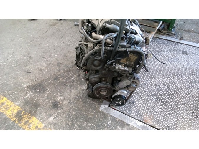 MOTOR CON ACCESORIOS SIN CAJA DE CAMBIOS CITROEN C3 2004