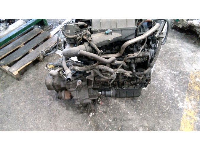 MOTOR CON ACCESORIOS SIN CAJA DE CAMBIOS CITROEN C3 2004