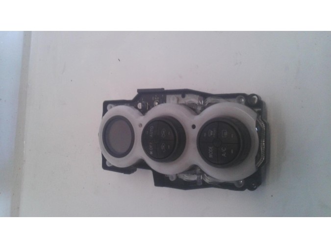 MANDO CALEFACCIÓN TOYOTA YARIS 2010