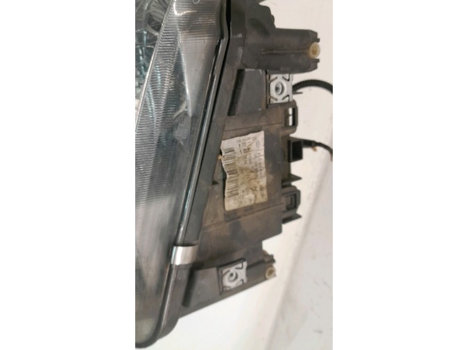 FARO DELANTERO DERECHO AUDI A3 2000