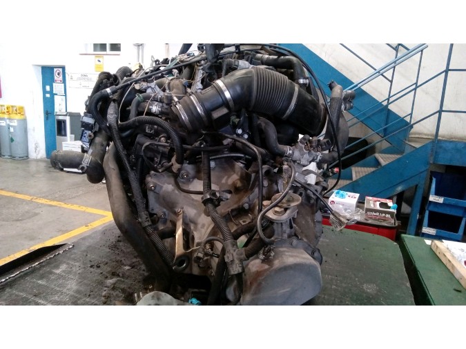 MOTOR CON ACCESORIOS Y CAJA DE CAMBIOS PEUGEOT 206 2003