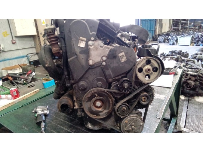 MOTOR CON ACCESORIOS SIN CAJA DE CAMBIOS CITROEN XSARA 2002
