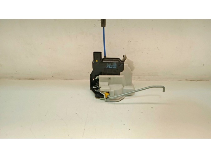 Cerradura Puerta KIA RIO 2015