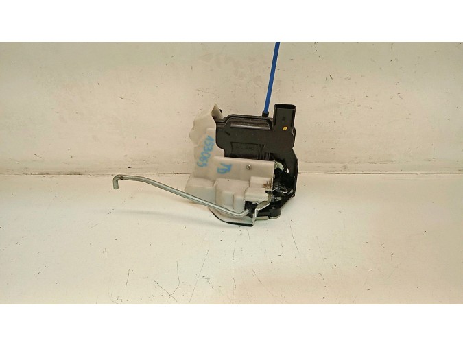 CERRADURA PUERTA TRASERA DERECHA KIA RIO 2015