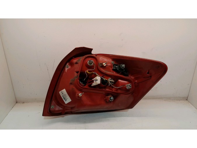 PILOTO TRASERO  IZQUIERDO TOYOTA AURIS 2011