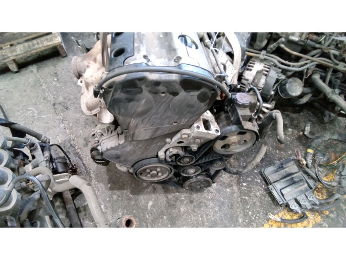 MOTOR CON ACCESORIOS Y CAJA DE CAMBIOS CITROEN XSARA PICASSO 2001