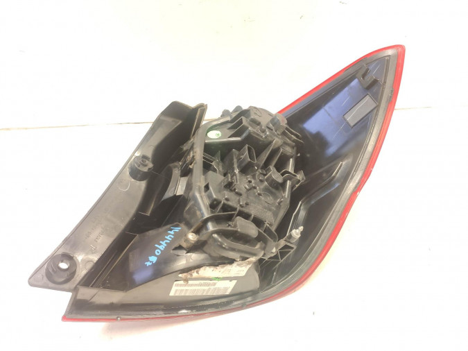 PILOTO TRASERO IZQUIERDO MAZDA 3 2018
