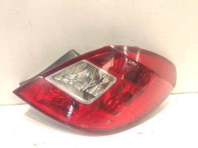 PILOTO TRASERO DERECHO OPEL CORSA 2011