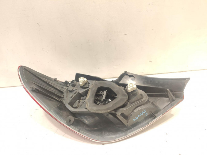 PILOTO TRASERO DERECHO OPEL CORSA 2011