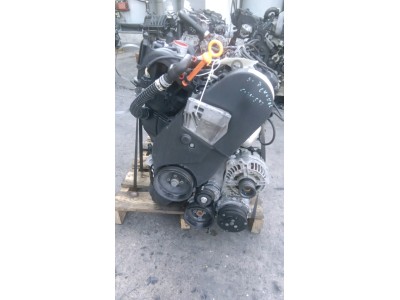 MOTOR CON ACCESORIOS SIN CAJA DE CAMBIOS VOLKSWAGEN POLO 2000