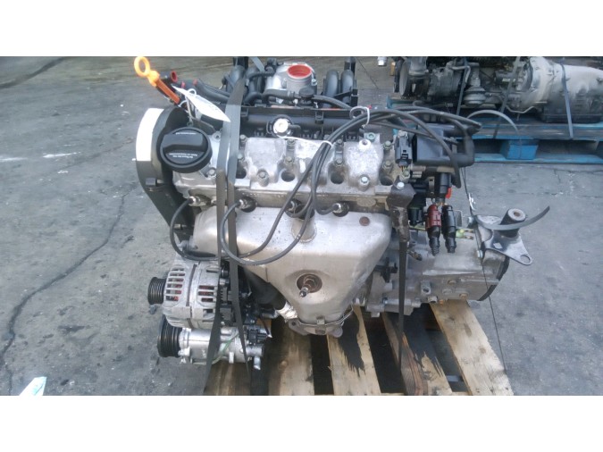 MOTOR CON ACCESORIOS SIN CAJA DE CAMBIOS VOLKSWAGEN POLO 2000