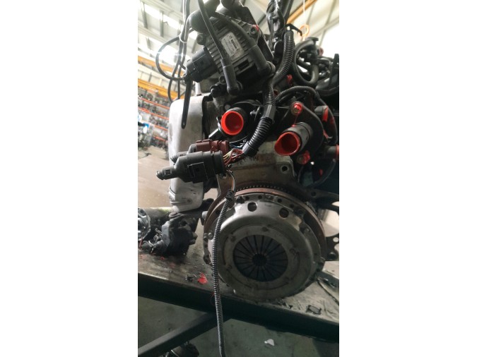 Motor VOLKSWAGEN POLO 2000