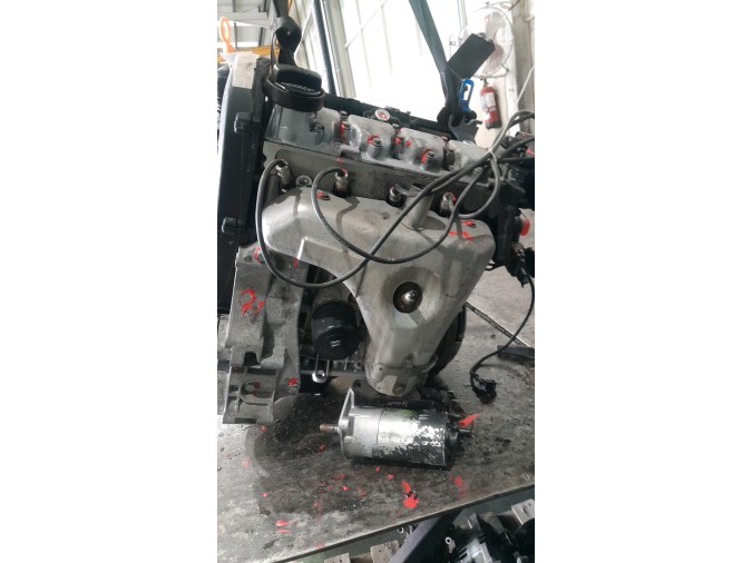 Motor VOLKSWAGEN POLO 2000