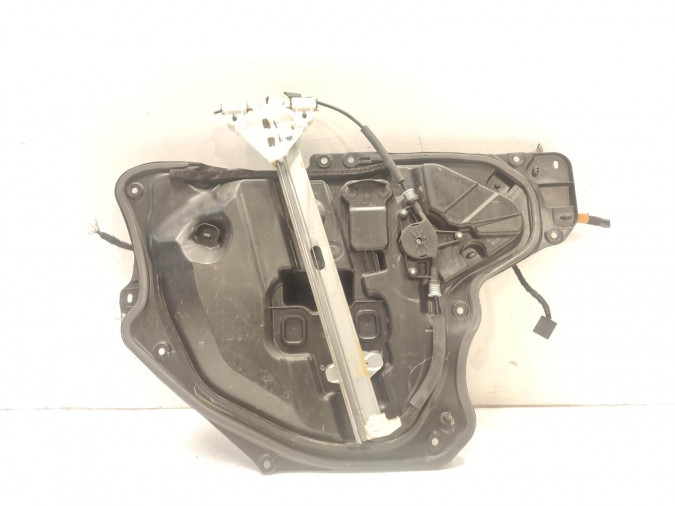 ELEVALUNAS DELANTERO DERECHO MAZDA 3 2018