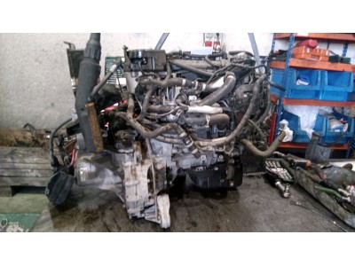 MOTOR CON ACCESORIOS Y CAJA DE CAMBIOS VOLVO V40 2013
