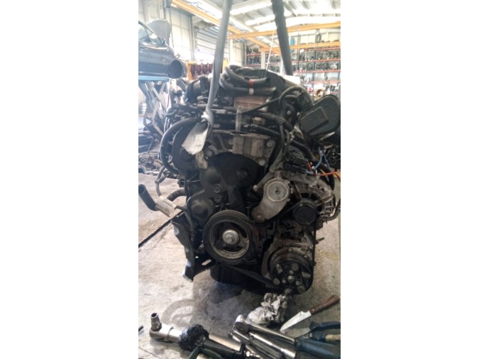 MOTOR CON ACCESORIOS Y CAJA DE CAMBIOS VOLVO V40 2013