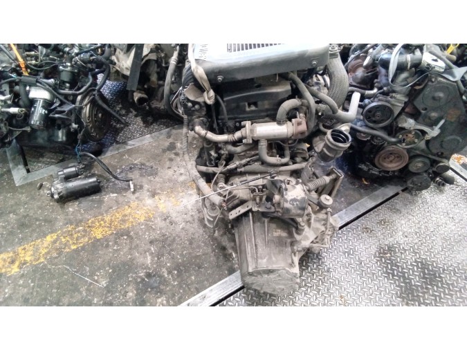 MOTOR CON ACCESORIOS Y CAJA DE CAMBIOS KIA CARNIVAL 2005