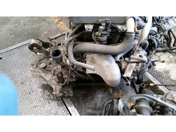 MOTOR CON ACCESORIOS Y CAJA DE CAMBIOS KIA CARNIVAL 2005