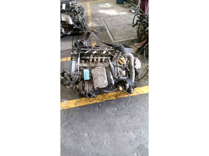 MOTOR CON ACCESORIOS SIN CAJA DE CAMBIOS LANCIA DELTA III 2011