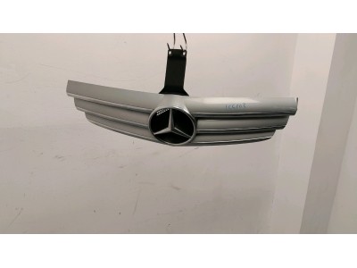 REJILLA DELANTERA MERCEDES CLK 280