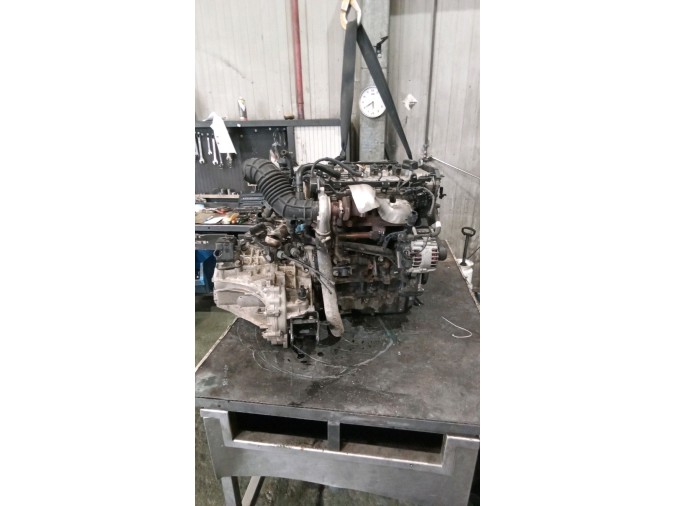 MOTOR CON ACCESORIOS Y CAJA DE CAMBIOS HYUNDAI I30 2010