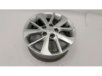 LLANTA SO TOYOTA AURIS 2015