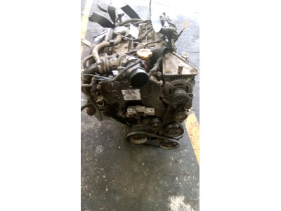 MOTOR CON ACCESORIOS Y CAJA DE CAMBIOS CHRYSLER VOYAGER I