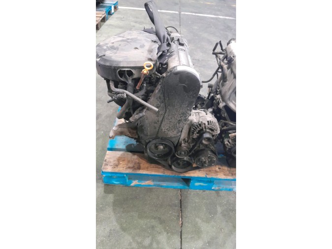 MOTOR CON ACCESORIOS Y CAJA DE CAMBIOS SEAT CORDOBA 2000