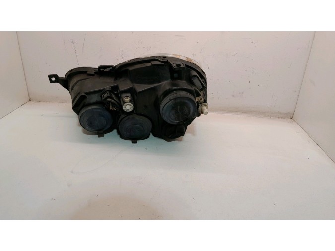 FARO DELANTERO DERECHO VOLKSWAGEN POLO 2002