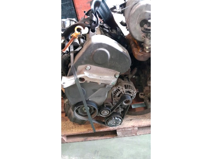 MOTOR CON ACCESORIOS Y CAJA DE CAMBIOS VOLKSWAGEN POLO 2002