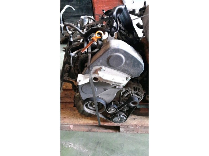 MOTOR CON ACCESORIOS Y CAJA DE CAMBIOS VOLKSWAGEN POLO 2002