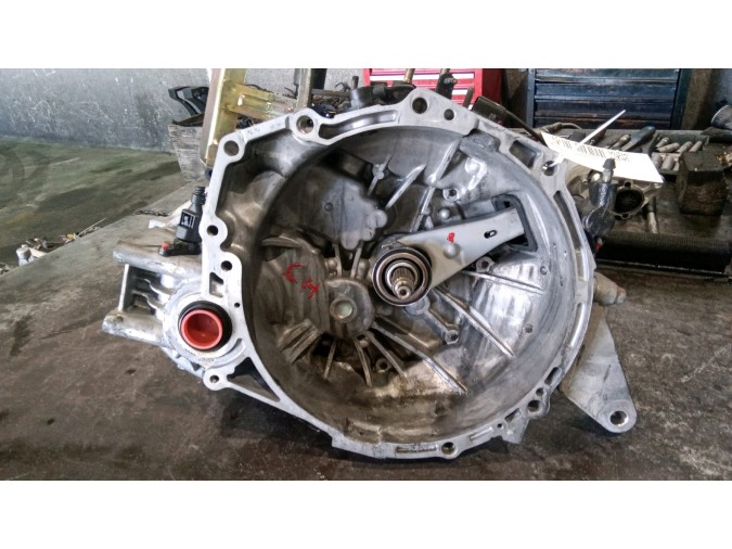 CAJA CAMBIOS KIA CARNIVAL 2003