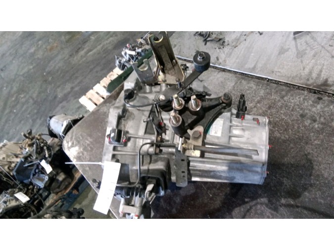 CAJA CAMBIOS KIA CARNIVAL 2003