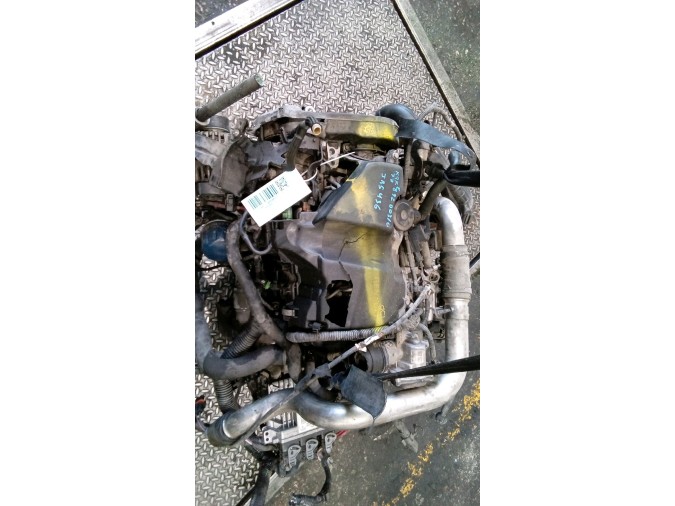 MOTOR CON ACCESORIOS Y CAJA DE CAMBIOS DACIA SANDERO