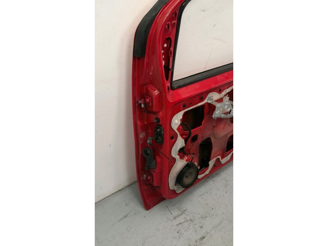 PUERTA DELANTERA DERECHA FIAT FIORINO ROJA 2011