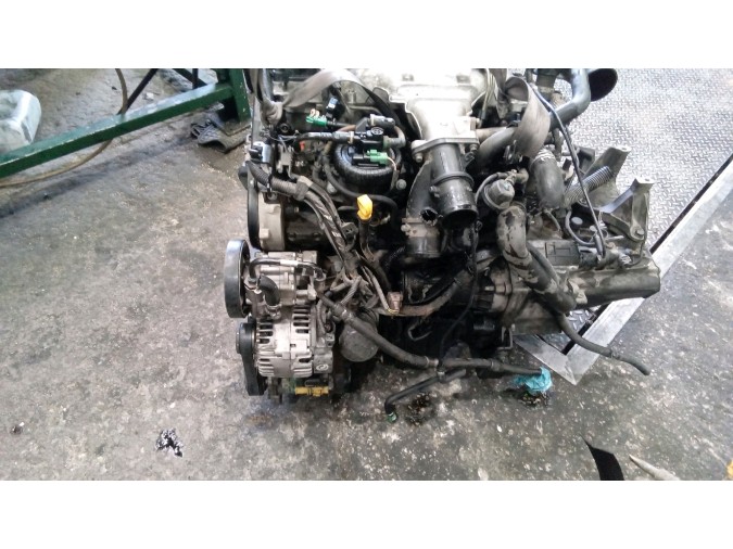 MOTOR CON ACCESORIOS Y CAJA DE CAMBIOS CITROEN C5 2004