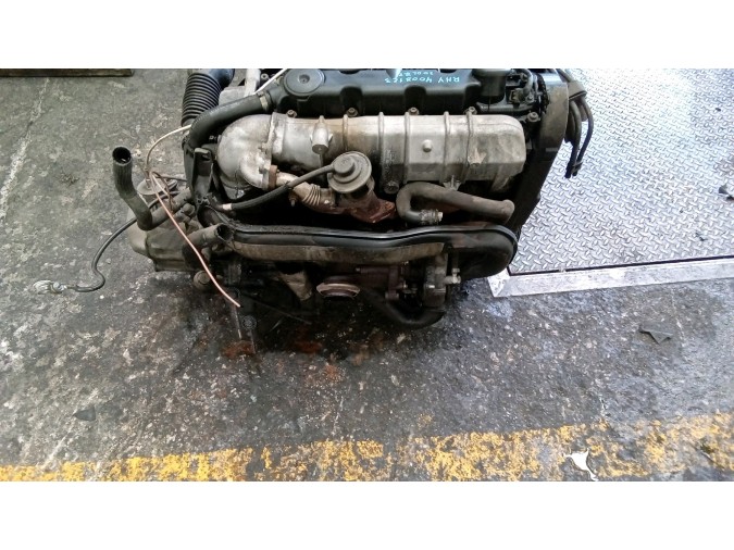 MOTOR CON ACCESORIOS SIN CAJA DE CAMBIOS PEUGEOT 206 2000