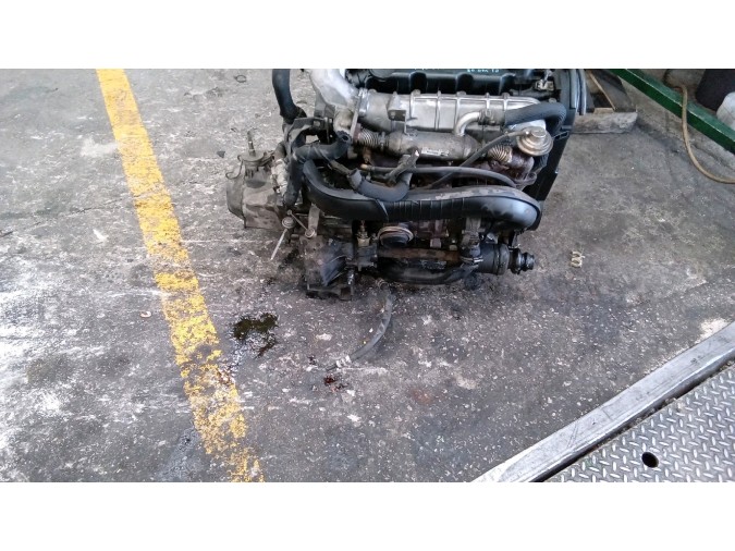 MOTOR CON ACCESORIOS Y CAJA DE CAMBIOS CITROEN XSARA 2003