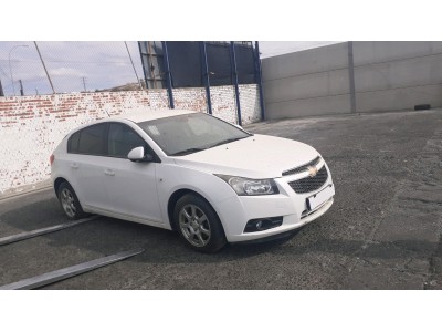 PUERTA DELANTERA DERECHA CHEVROLET CRUZE 2012