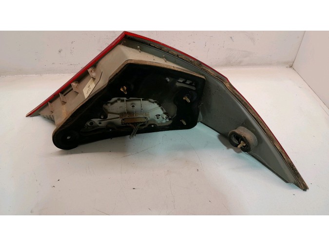 PILOTO TRASERO IZQUIERDO MERCEDES CLS 500 2004