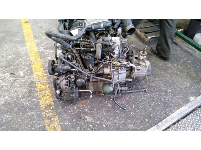 MOTOR CON ACCESORIOS Y CAJA DE CAMBIOS CITROEN XANTIA 2001