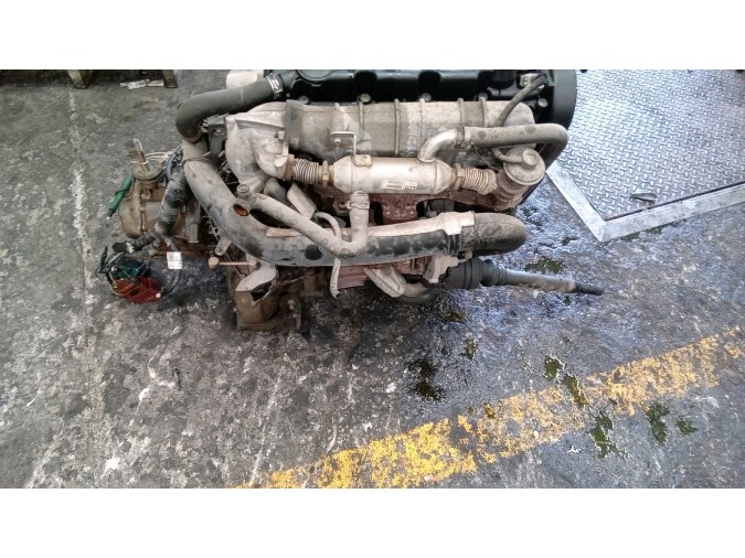 MOTOR CON ACCESORIOS SIN CAJA DE CAMBIOS CITROEN XSARA PICASSO 2002
