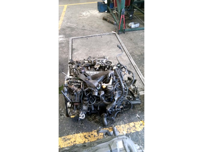 MOTOR CON ACCESORIOS Y CAJA DE CAMBIOS PEUGEOT 407 2005