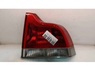 PILOTO TRASERO DERECHO VOLVO S60 2001