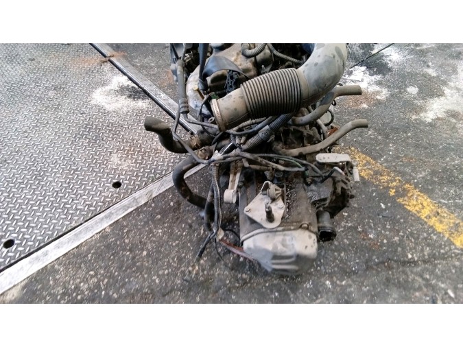 MOTOR CON ACCESORIOS Y CAJA DE CAMBIOS PEUGEOT 206
