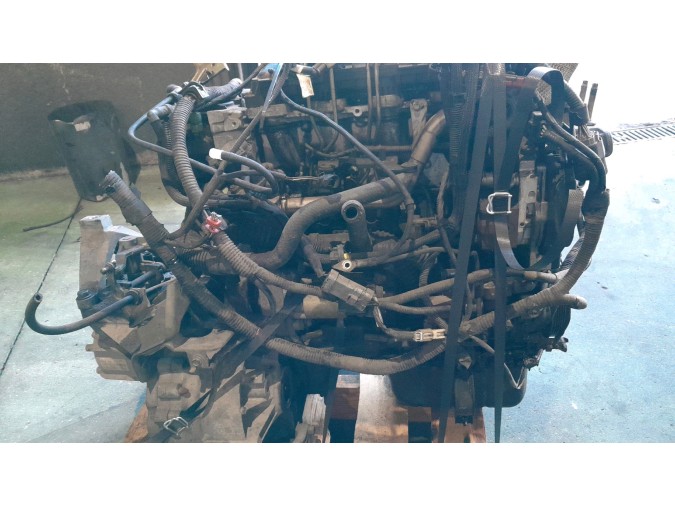 MOTOR CON ACCESORIOS SIN CAJA DE CAMBIOS MAZDA 3 2005